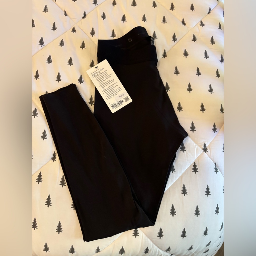 Men’s Lululemon License to Train Tight 27”